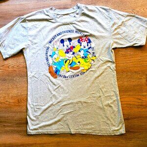 Disney Mickey and Friends Graphic Tee Juniors Size Large Grey T Shirt